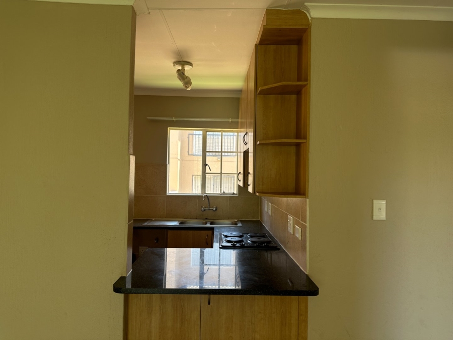 2 Bedroom Property for Sale in Wilgeheuwel Gauteng