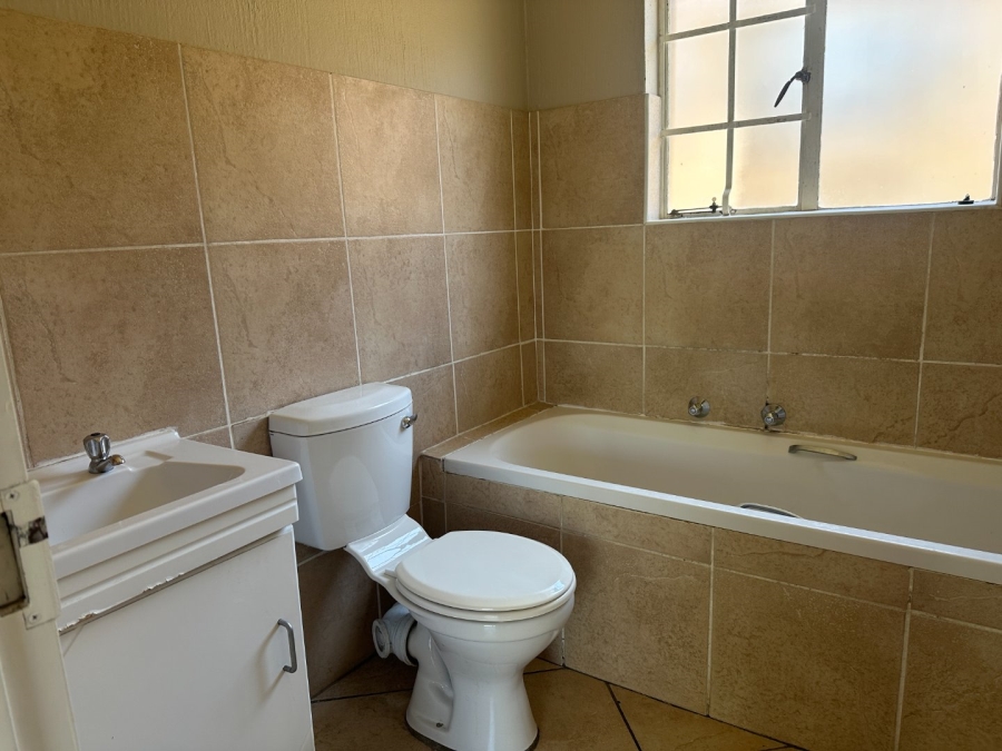 2 Bedroom Property for Sale in Wilgeheuwel Gauteng