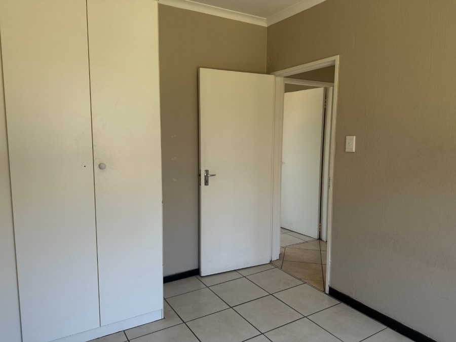 2 Bedroom Property for Sale in Wilgeheuwel Gauteng