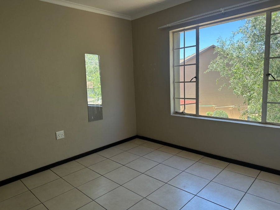 2 Bedroom Property for Sale in Wilgeheuwel Gauteng