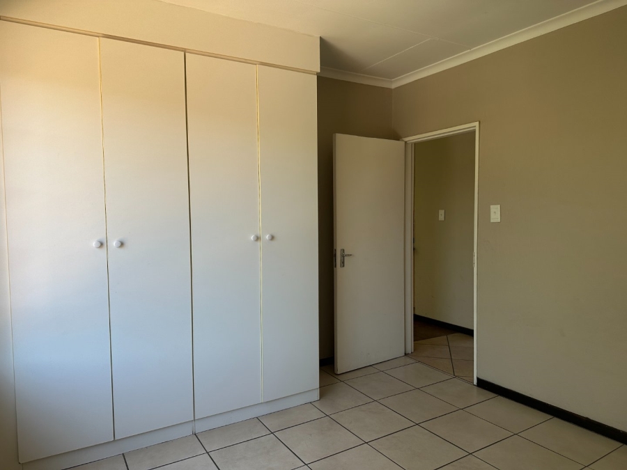 2 Bedroom Property for Sale in Wilgeheuwel Gauteng