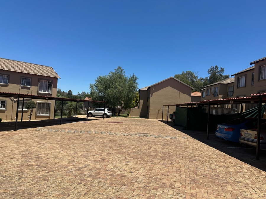 2 Bedroom Property for Sale in Wilgeheuwel Gauteng