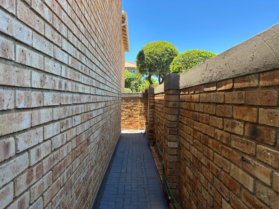 3 Bedroom Property for Sale in Wilgeheuwel Gauteng