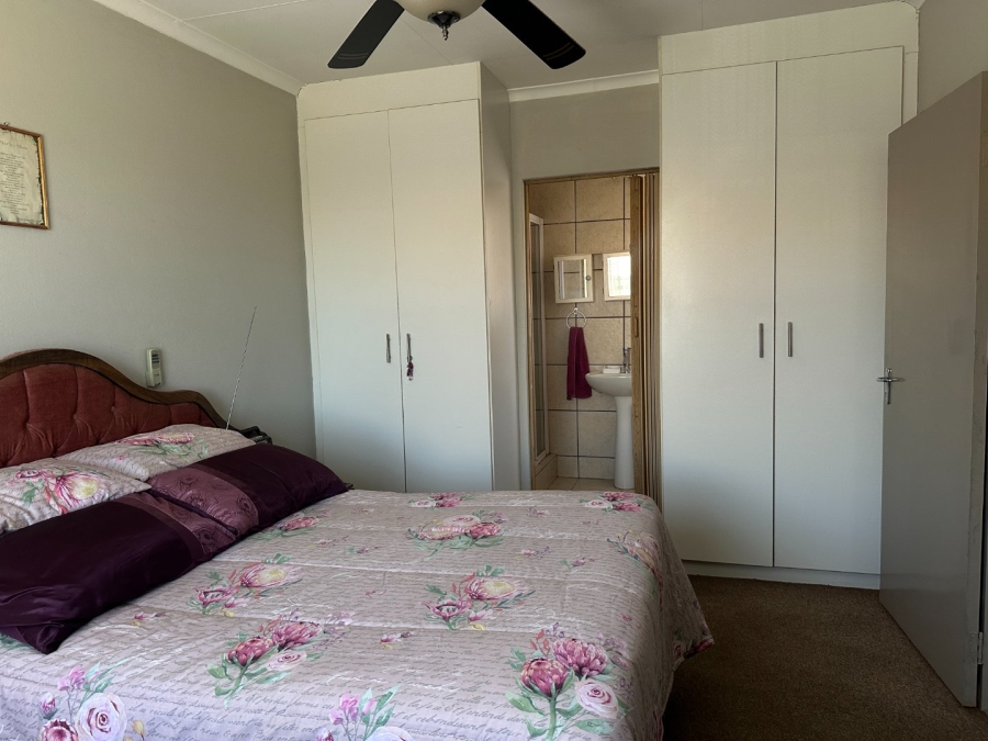 3 Bedroom Property for Sale in Wilgeheuwel Gauteng