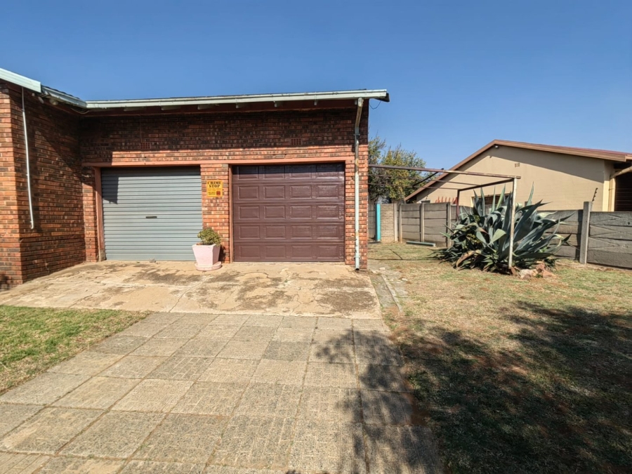 3 Bedroom Property for Sale in Rensburg Gauteng