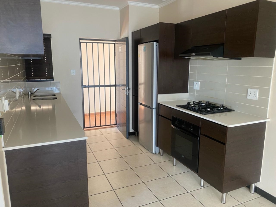 To Let 3 Bedroom Property for Rent in Oakdene Gauteng