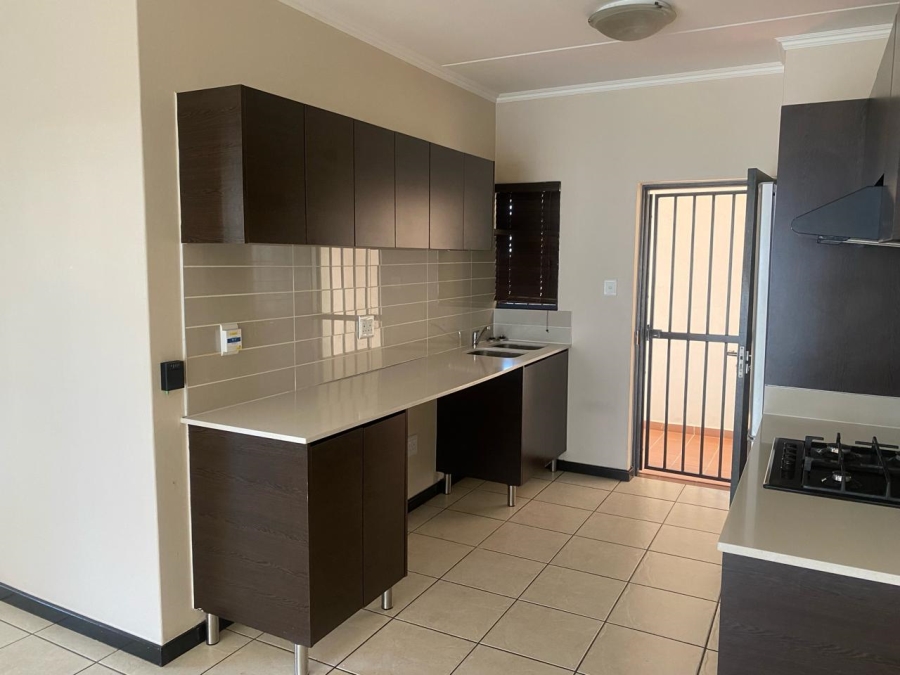 To Let 3 Bedroom Property for Rent in Oakdene Gauteng