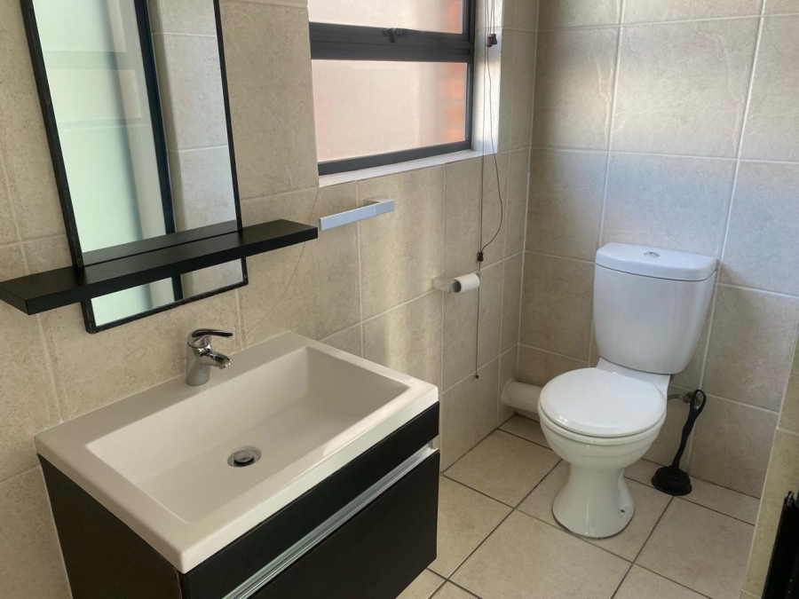 To Let 3 Bedroom Property for Rent in Oakdene Gauteng