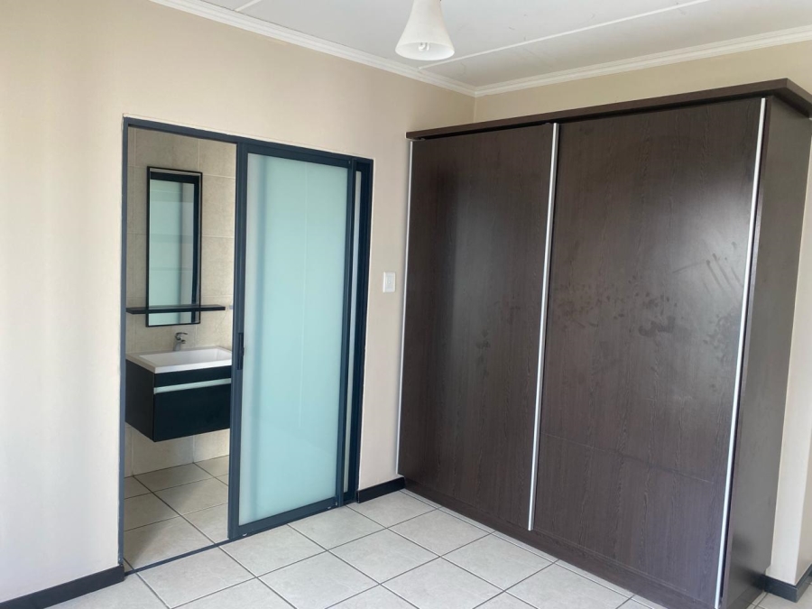 To Let 3 Bedroom Property for Rent in Oakdene Gauteng