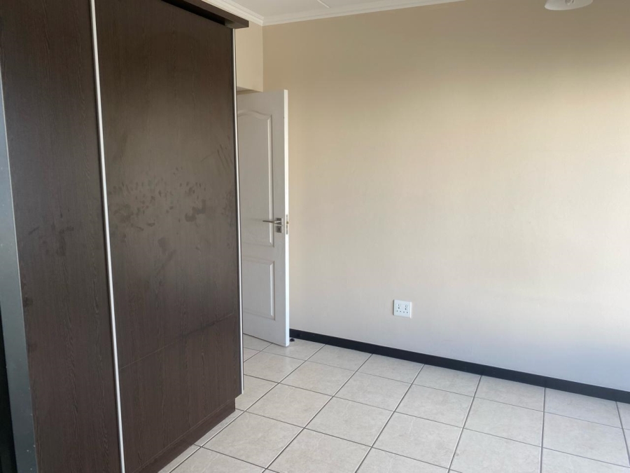 To Let 3 Bedroom Property for Rent in Oakdene Gauteng