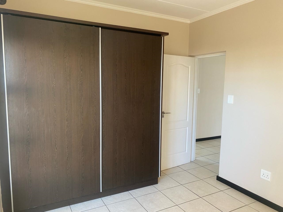 To Let 3 Bedroom Property for Rent in Oakdene Gauteng