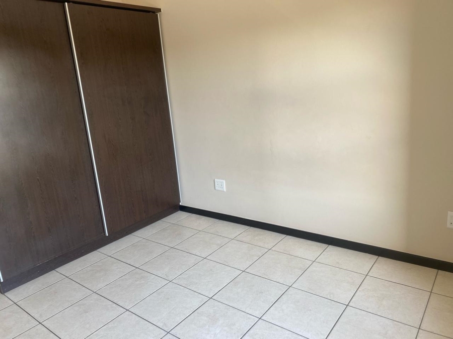 To Let 3 Bedroom Property for Rent in Oakdene Gauteng