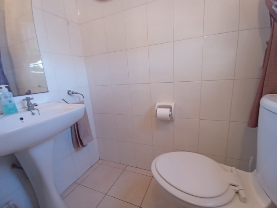 2 Bedroom Property for Sale in Weltevreden Park Gauteng