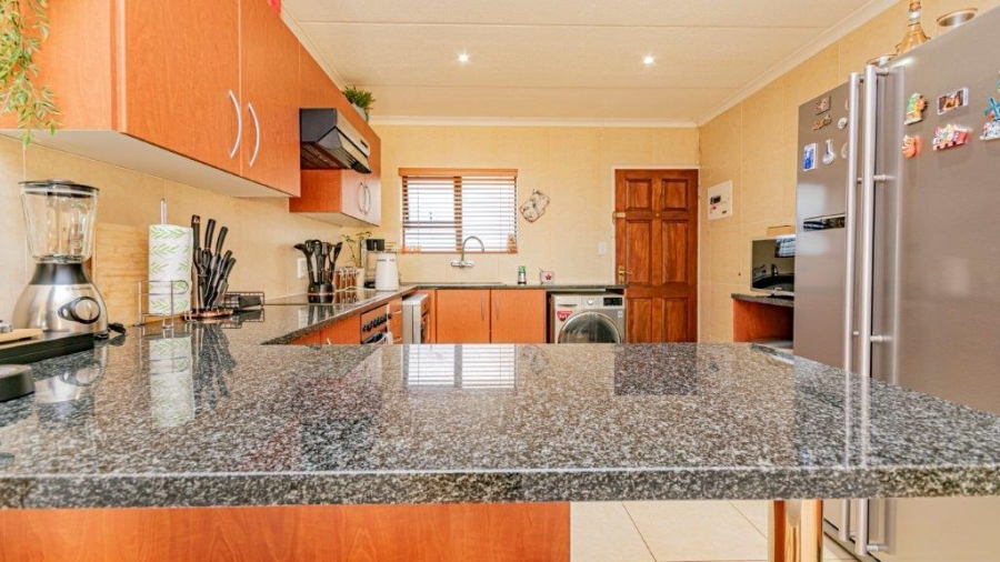 3 Bedroom Property for Sale in Bassonia Rock Gauteng