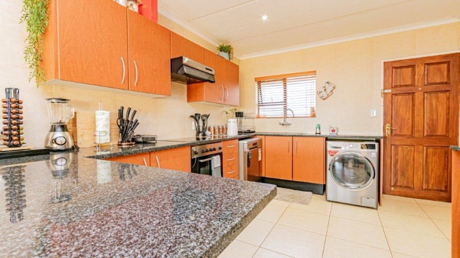 3 Bedroom Property for Sale in Bassonia Rock Gauteng