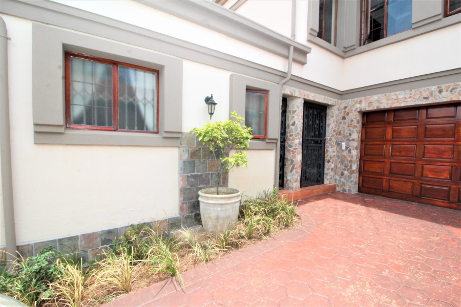 3 Bedroom Property for Sale in Eldoraigne Gauteng