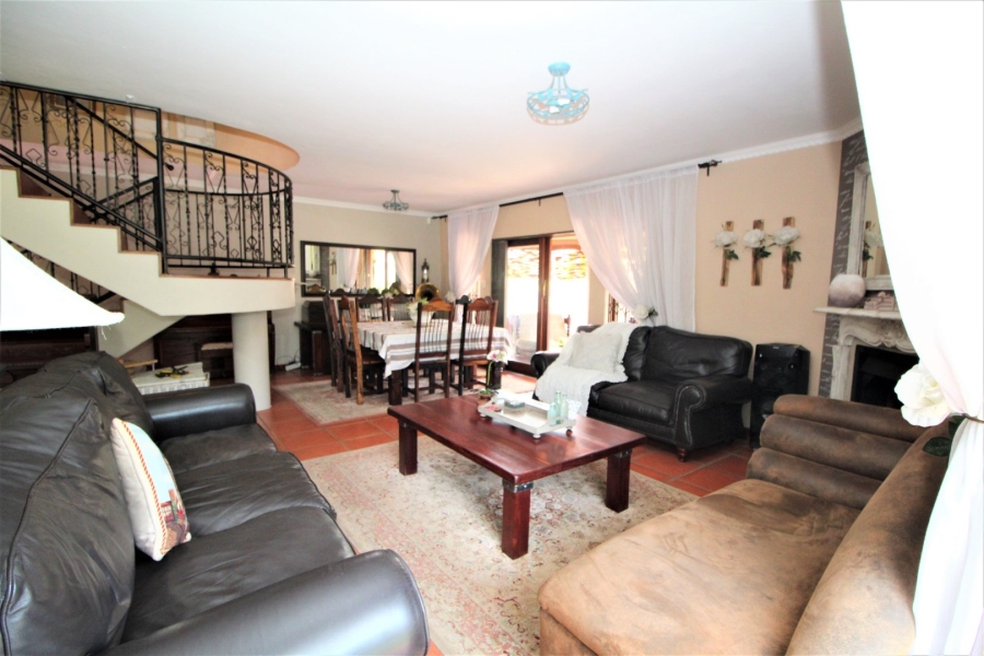 3 Bedroom Property for Sale in Eldoraigne Gauteng