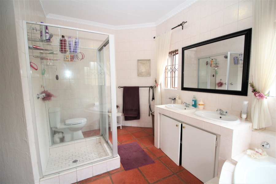 3 Bedroom Property for Sale in Eldoraigne Gauteng