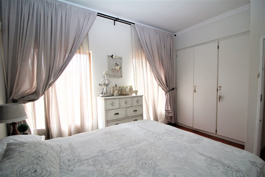 3 Bedroom Property for Sale in Eldoraigne Gauteng