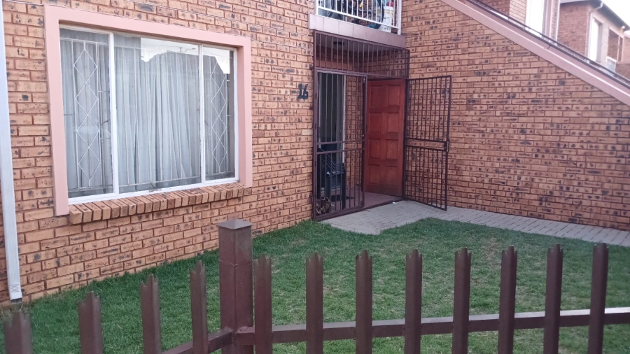 2 Bedroom Property for Sale in Rosettenville Gauteng