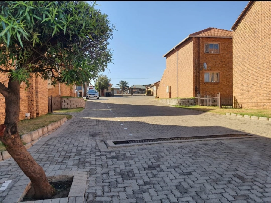 2 Bedroom Property for Sale in Rosettenville Gauteng