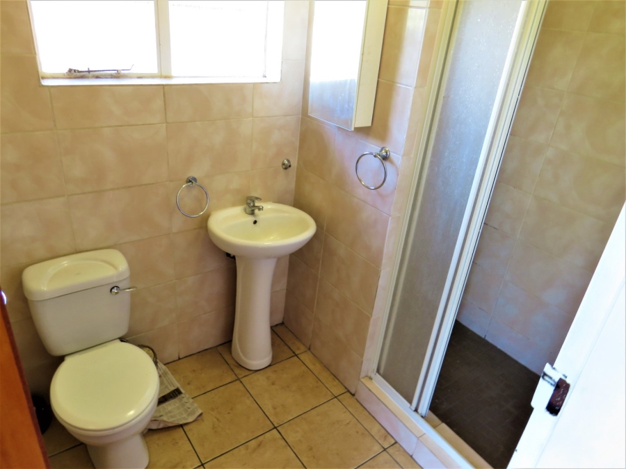 To Let 1 Bedroom Property for Rent in Glen Austin Gauteng