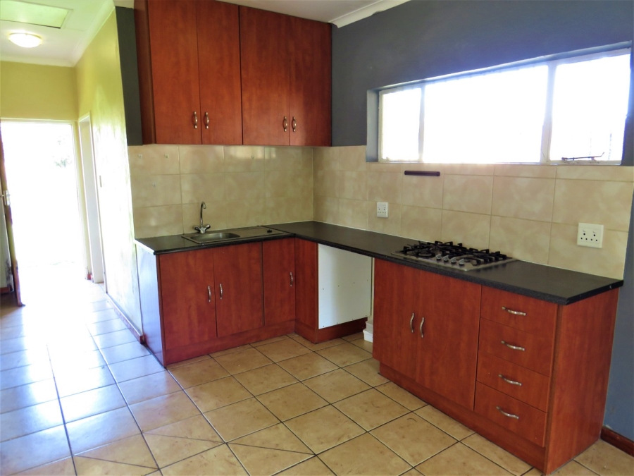 To Let 1 Bedroom Property for Rent in Glen Austin Gauteng