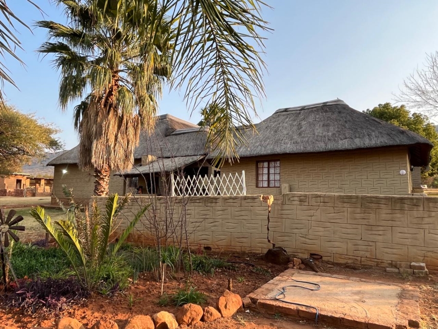 5 Bedroom Property for Sale in Kameeldrift West Gauteng