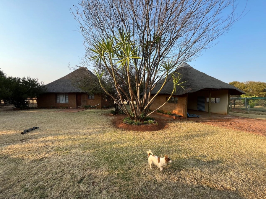 5 Bedroom Property for Sale in Kameeldrift West Gauteng