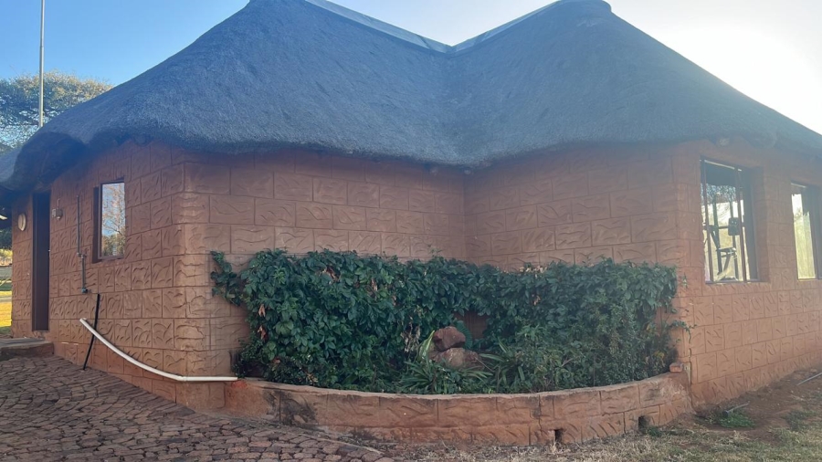 5 Bedroom Property for Sale in Kameeldrift West Gauteng