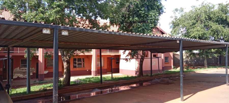 2 Bedroom Property for Sale in Commercia Gauteng