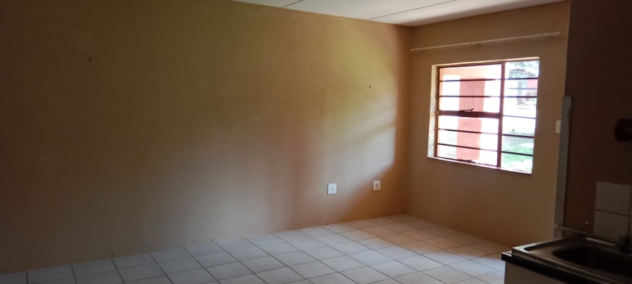 2 Bedroom Property for Sale in Commercia Gauteng