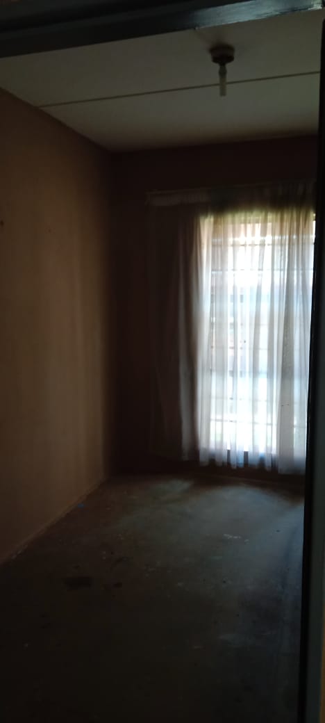 2 Bedroom Property for Sale in Commercia Gauteng