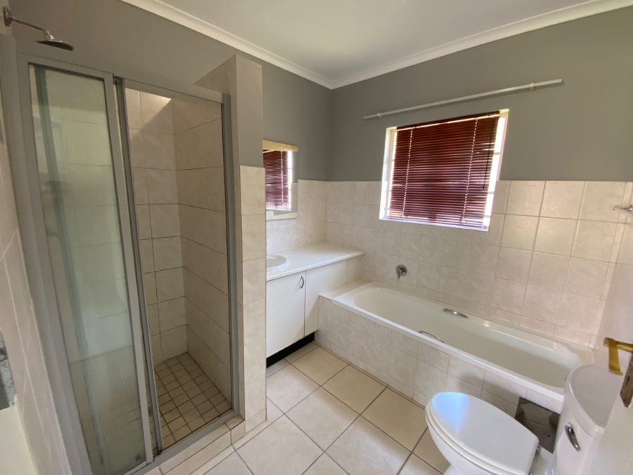 To Let 3 Bedroom Property for Rent in Noordwyk Gauteng