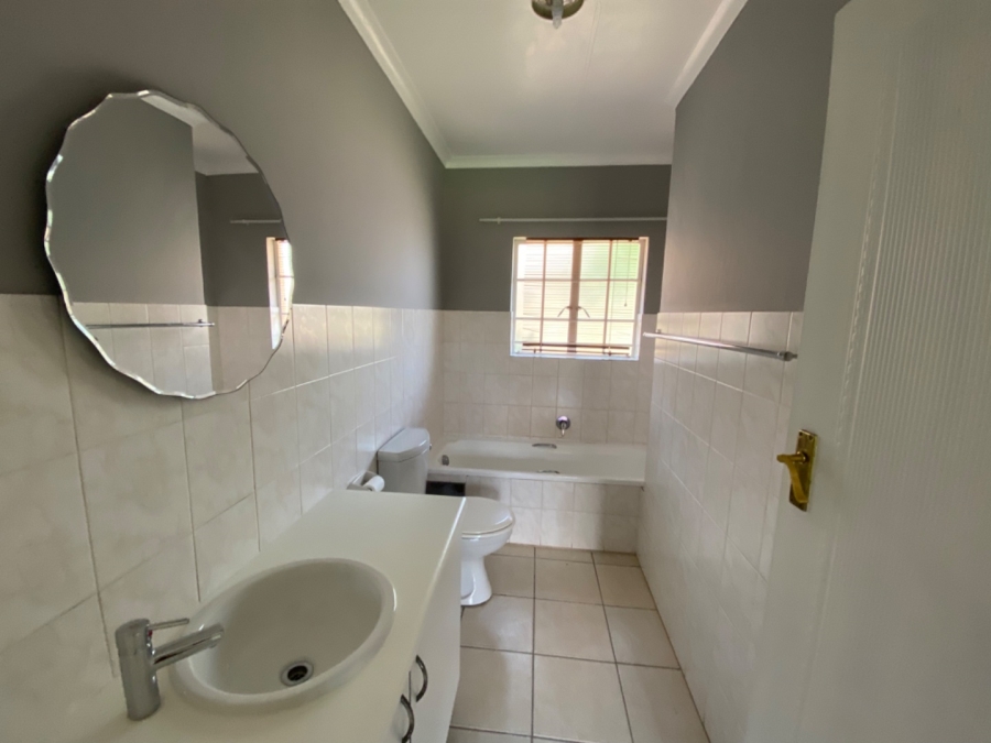 To Let 3 Bedroom Property for Rent in Noordwyk Gauteng