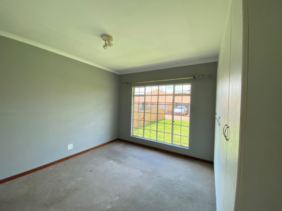 To Let 3 Bedroom Property for Rent in Noordwyk Gauteng