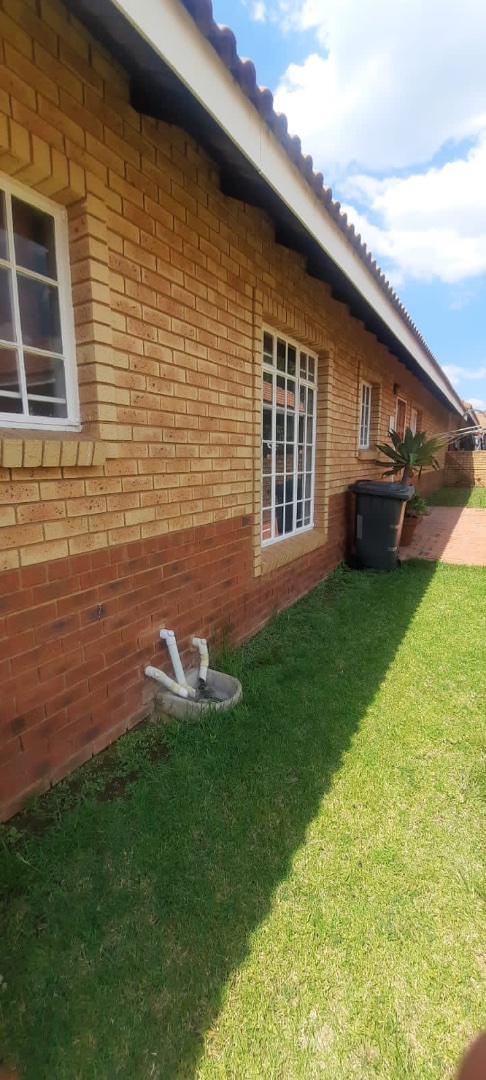 To Let 3 Bedroom Property for Rent in Noordwyk Gauteng