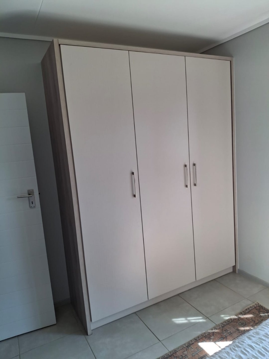 2 Bedroom Property for Sale in Rooihuiskraal North Gauteng