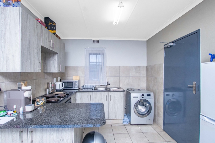 2 Bedroom Property for Sale in Montana Tuine Gauteng