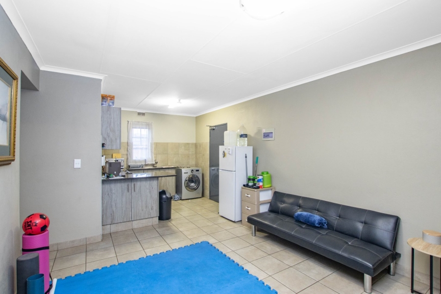 2 Bedroom Property for Sale in Montana Tuine Gauteng