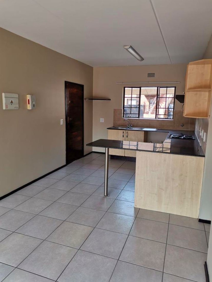 3 Bedroom Property for Sale in Sonneveld Gauteng