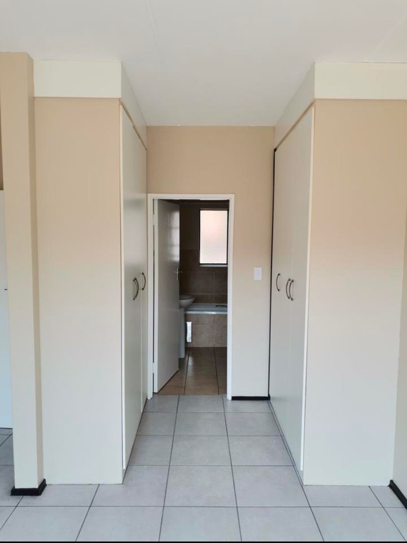 3 Bedroom Property for Sale in Sonneveld Gauteng