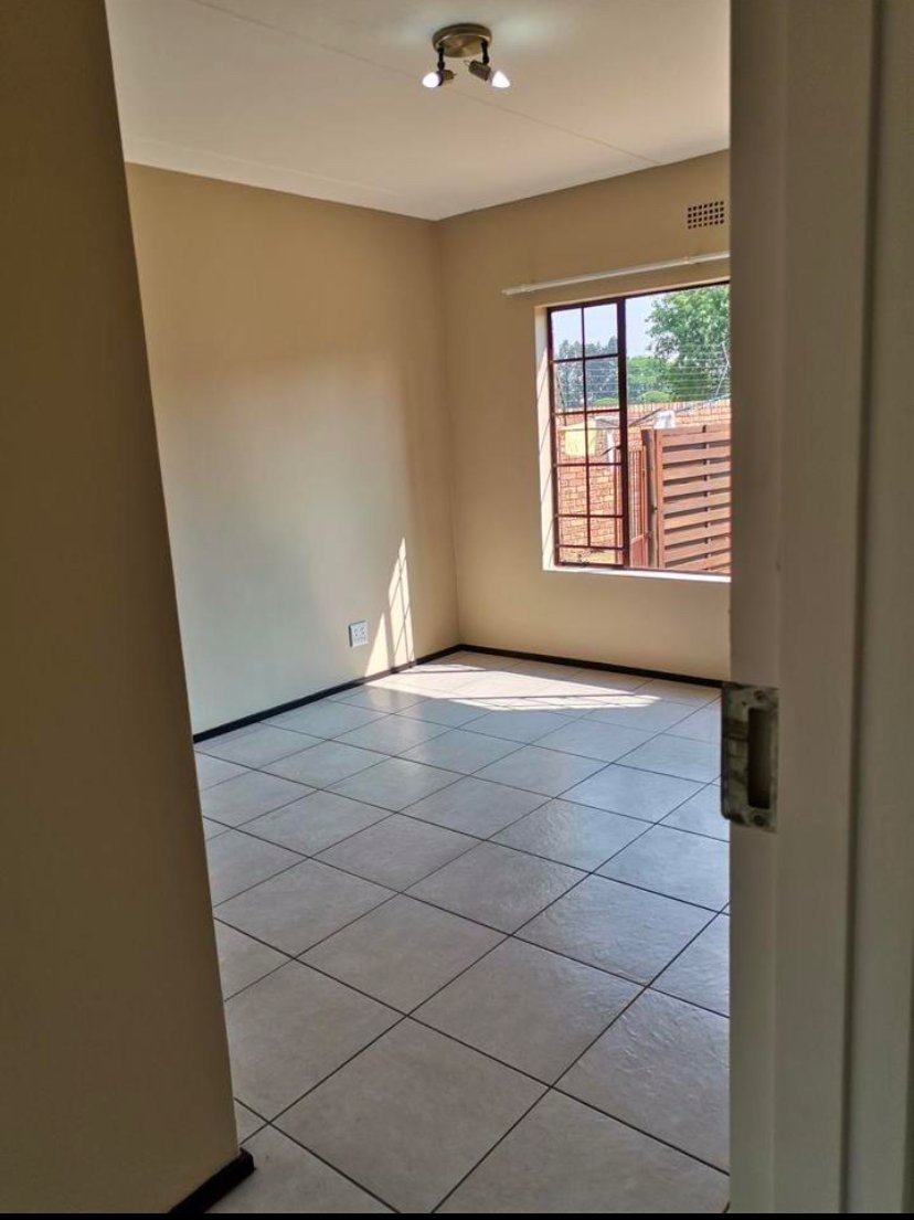 3 Bedroom Property for Sale in Sonneveld Gauteng