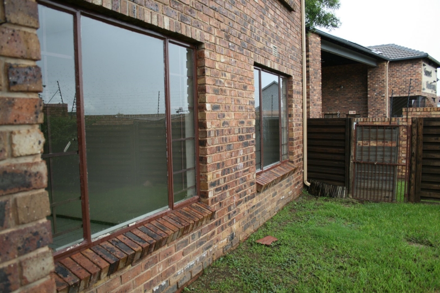 3 Bedroom Property for Sale in Sonneveld Gauteng