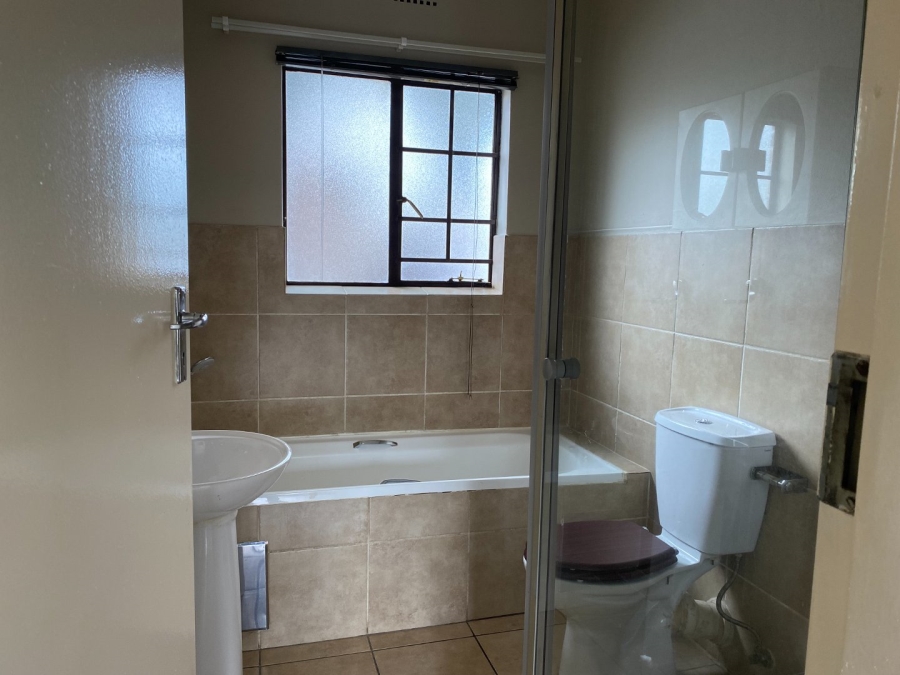 3 Bedroom Property for Sale in Sonneveld Gauteng