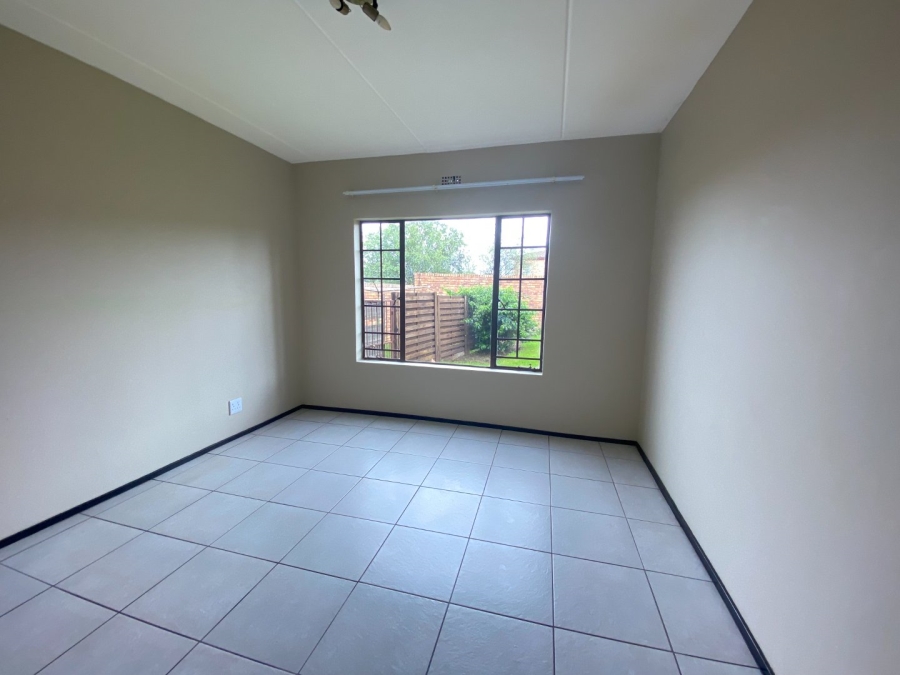 3 Bedroom Property for Sale in Sonneveld Gauteng