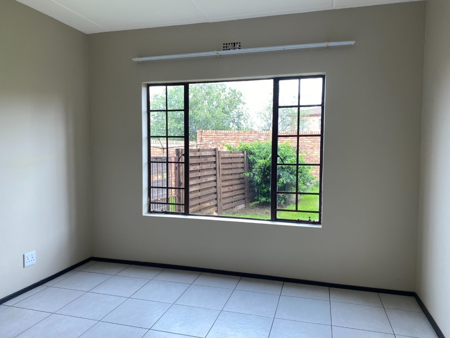 3 Bedroom Property for Sale in Sonneveld Gauteng