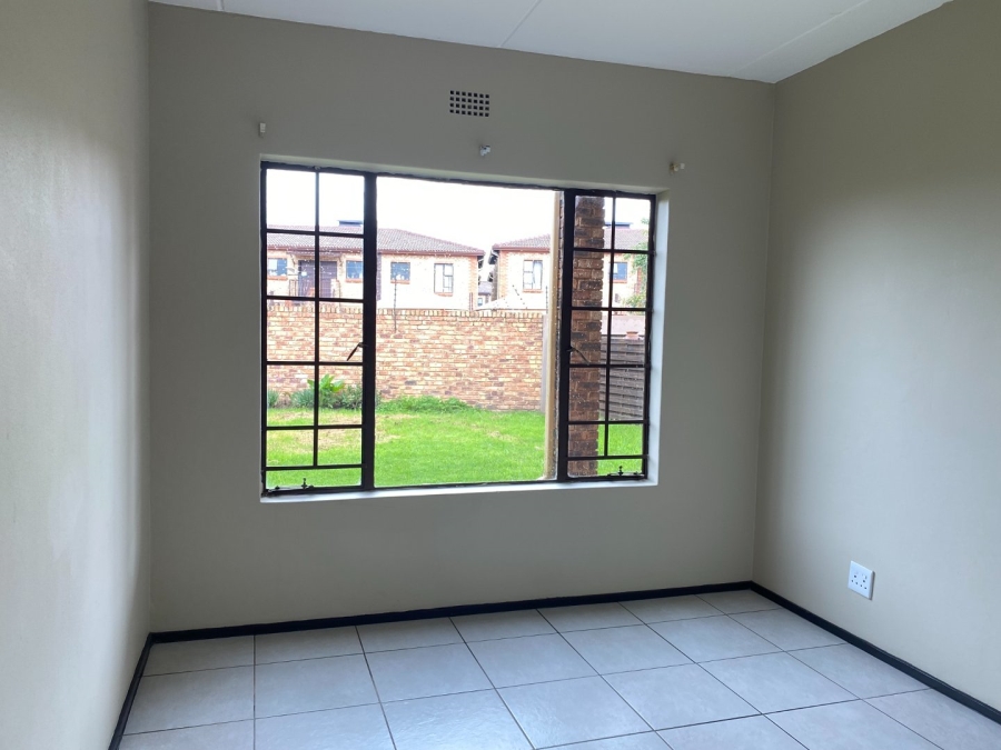 3 Bedroom Property for Sale in Sonneveld Gauteng