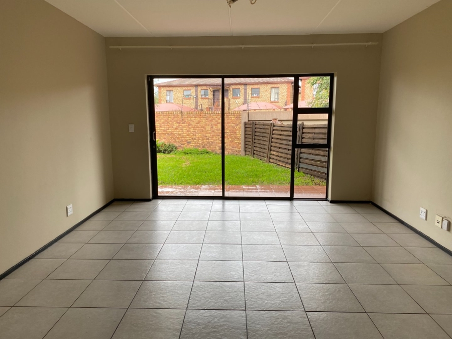 3 Bedroom Property for Sale in Sonneveld Gauteng