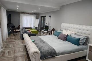 4 Bedroom Property for Sale in Strubensvallei Gauteng